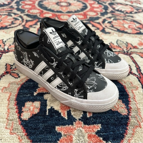adidas x Disney Goofy Nizza in Black - Picture 7 of 15